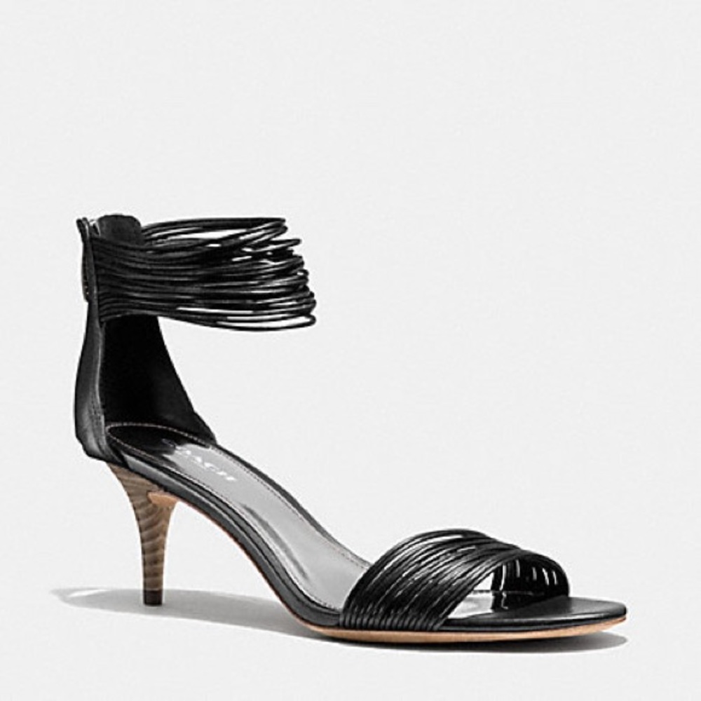 Coach Manya Heels